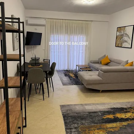 Mountain & View, Large Balcony Flat In Appartamento Vlorë
