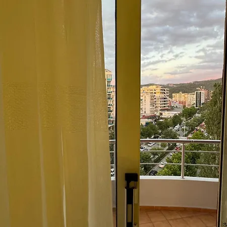 Mountain & View, Large Balcony Flat In Appartamento