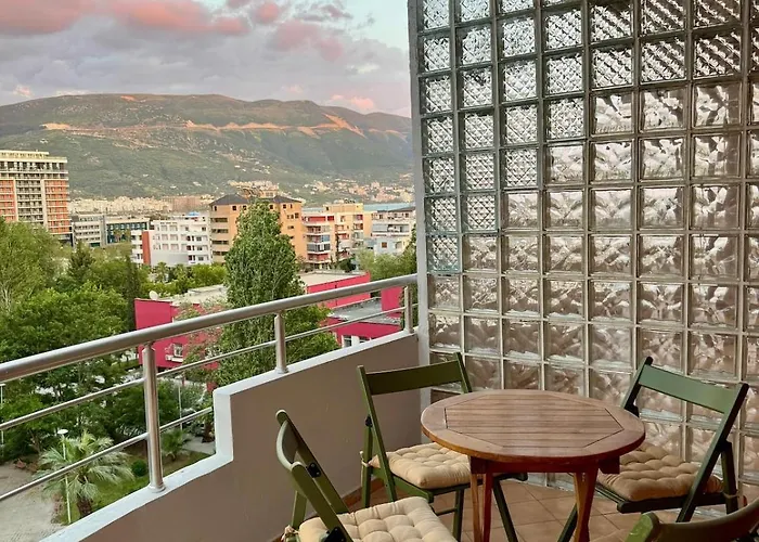 Apartment Mountain & View, Large Balcony Flat In *