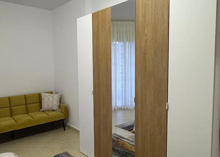 Mountain & View, Large Balcony Flat In Apartment Vlore